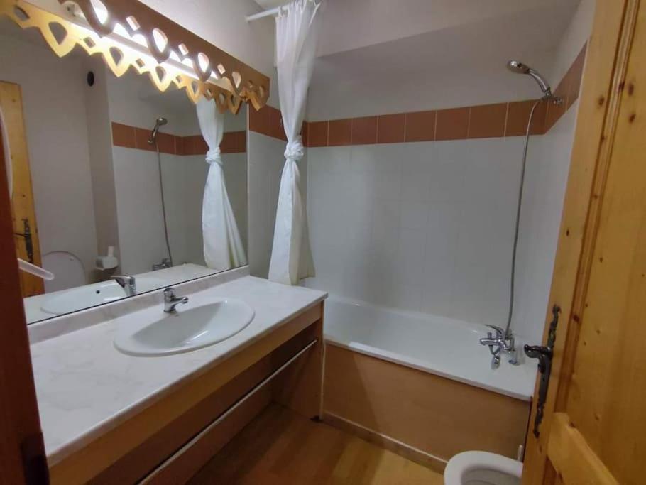 Samoens Residence Grand Tetras 4 Personnes Piscine Bagian luar foto